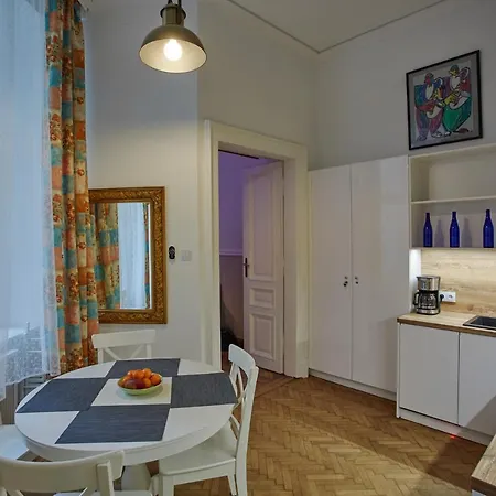 Stylish - Old Town Apartmán *